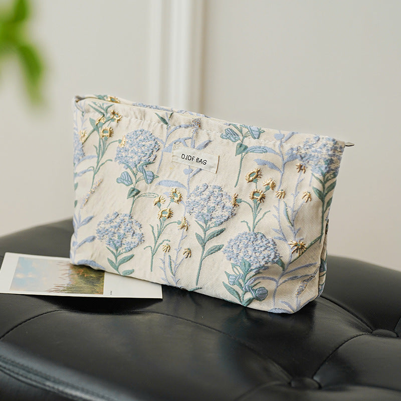 Cream Style Embroidered Flower Women's Cosmetic Bag Large Capacity Zipper Design Daily Portable Hand Buggy Bag