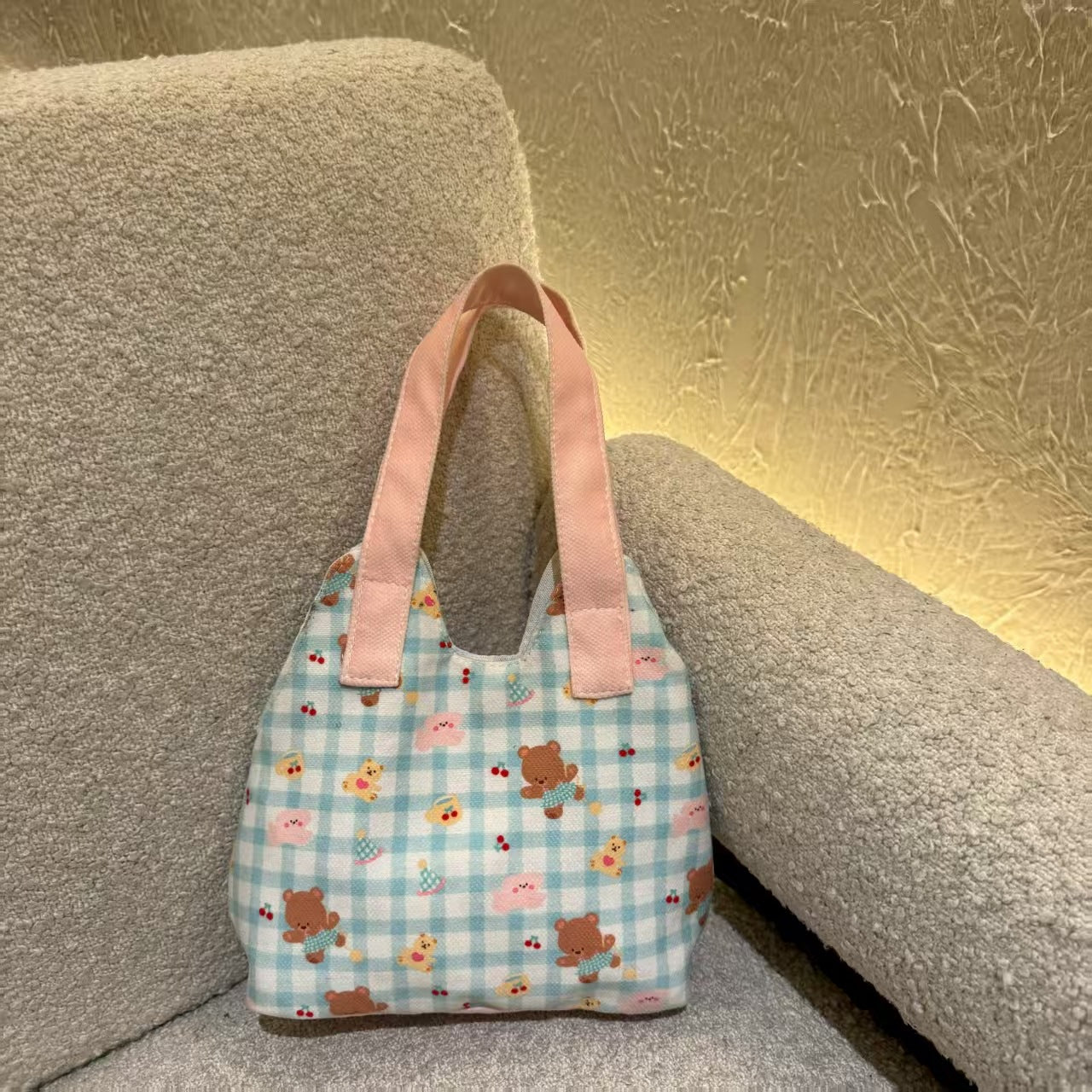 Cute Printed Bear Pattern Tote Bag for Women, Soft Fleece Material with Magnetic Closure and Double Straps