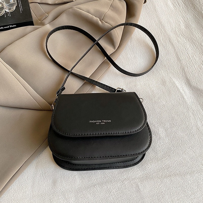 Fashion Simple Shoulder Square Pouch Women's New Arrival in Season Trendy Fashion Crossbody Mobile Phone Bag Simple Small Square Bag