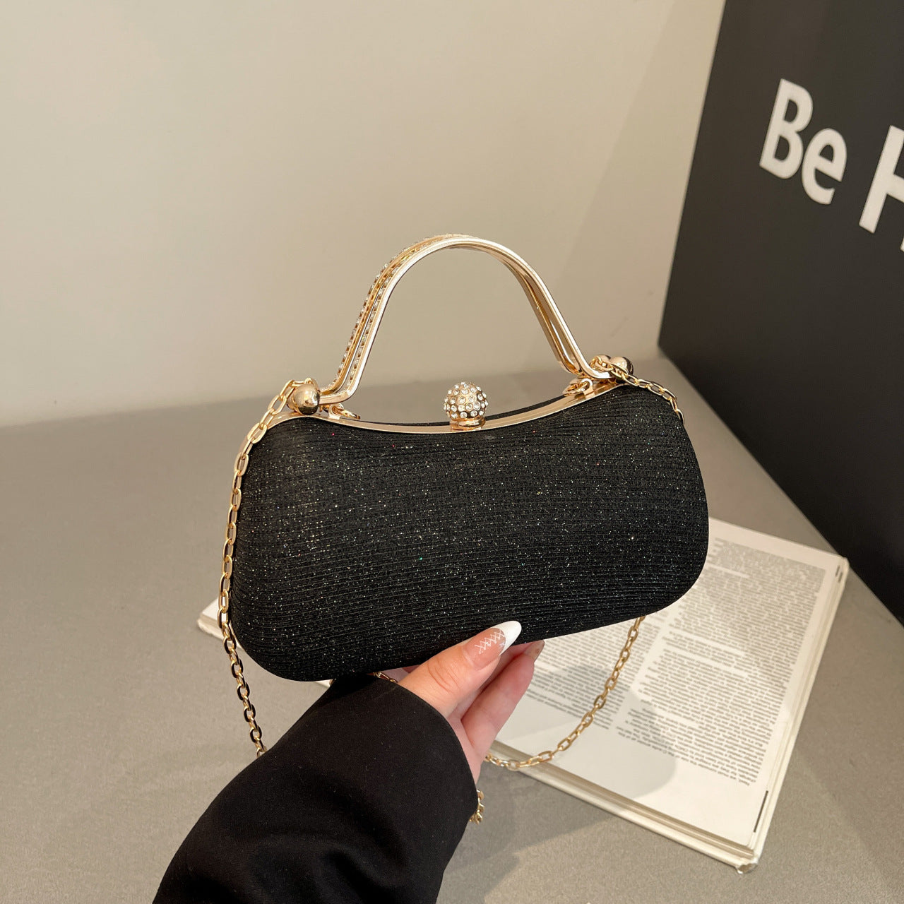 Elegant Sparkling Clutch Bag with Chain Strap for Evening Events - Fashionable Hard Shell Handbag with Crystal Detail