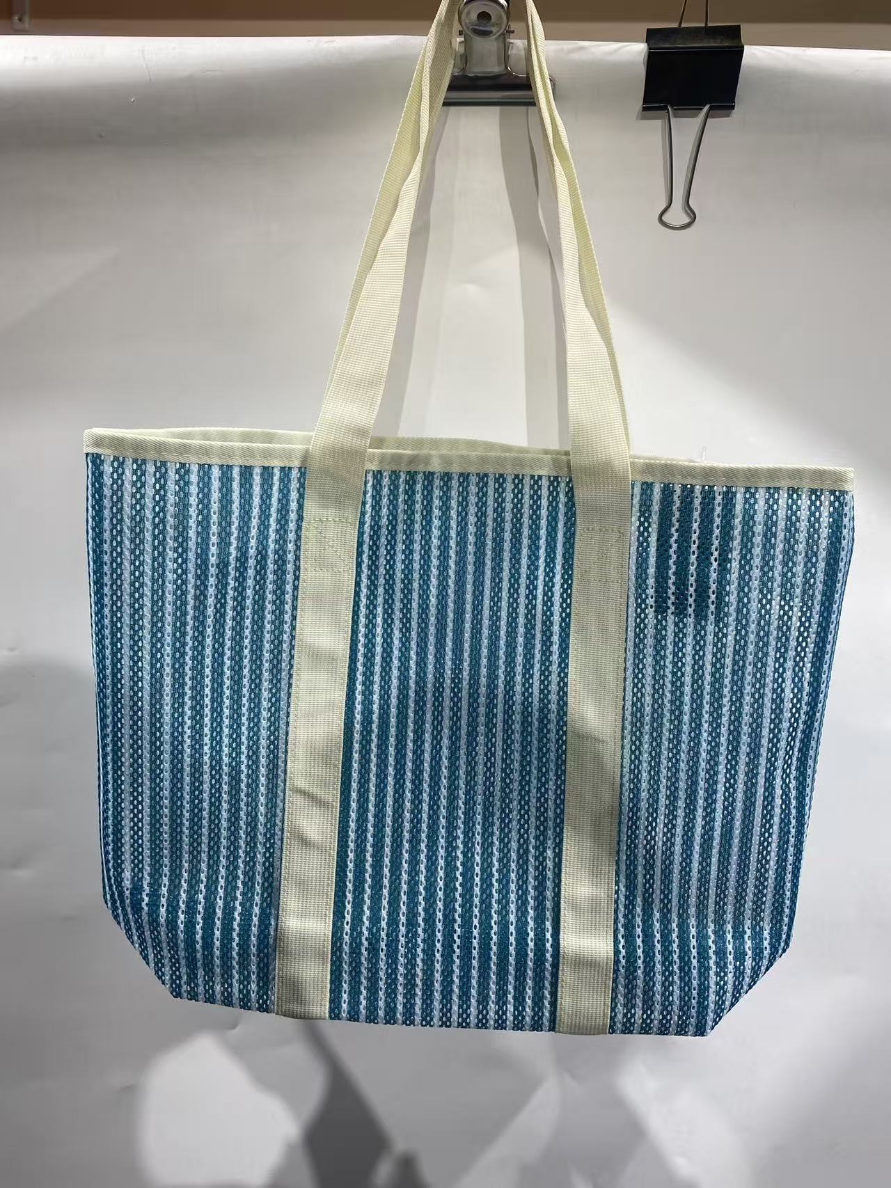 Mesh Tote Bag with Large Capacity for Beach Travel and Toy Storage, Stylish Urban Design