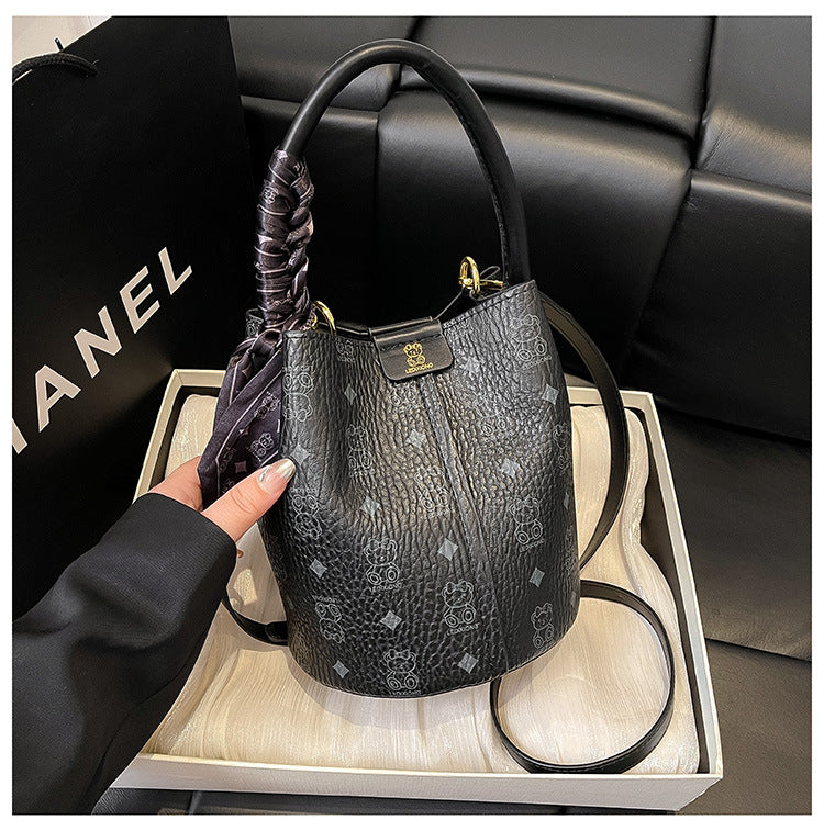 Presbyopic Retro Crossbody Bag Women's New Versatile Handheld Bucket Bag Western Style Commuter Shoulder Bag