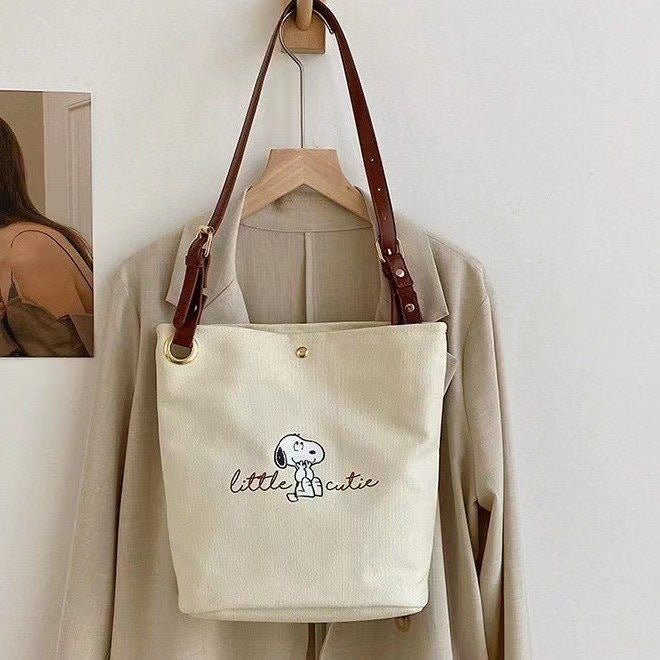 Chibi Maruko Chan Canvas Tote Bag with Cute Print, Magnetic Closure, Single Shoulder Strap for Daily Use