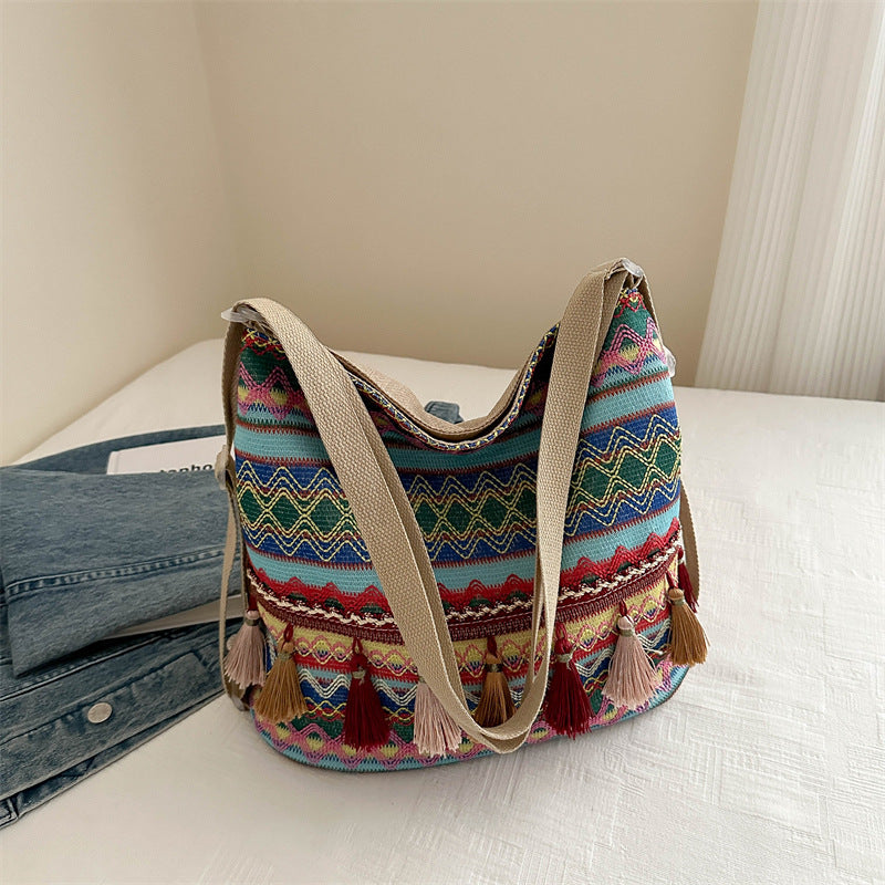 Tote Bag Female Ethnic Featured New Casual Travel Shoulder Bag Fashion Girl Crossbody Tassel Bag