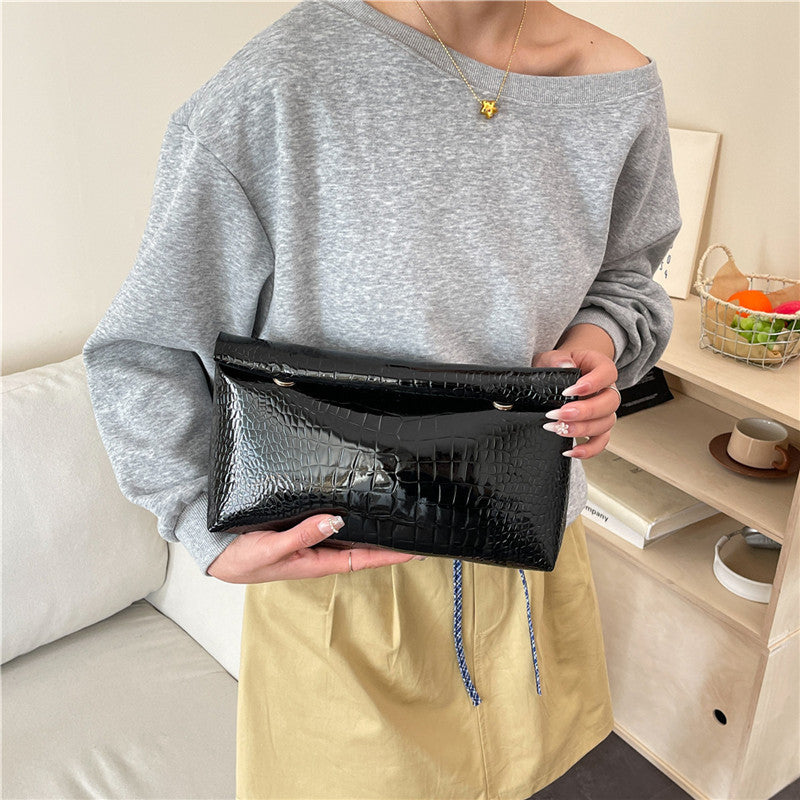 Clutch Women's New Solid Color Oily Leather All-Matching Western Style Leisure Commute Party Fashion Personality Dinner Bag