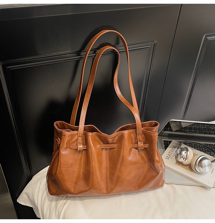 2025 New Fashion Women's Large Capacity Tote Bag with Retro Charm, Stylish Shoulder Bag for Daily Commute and Casual Wear