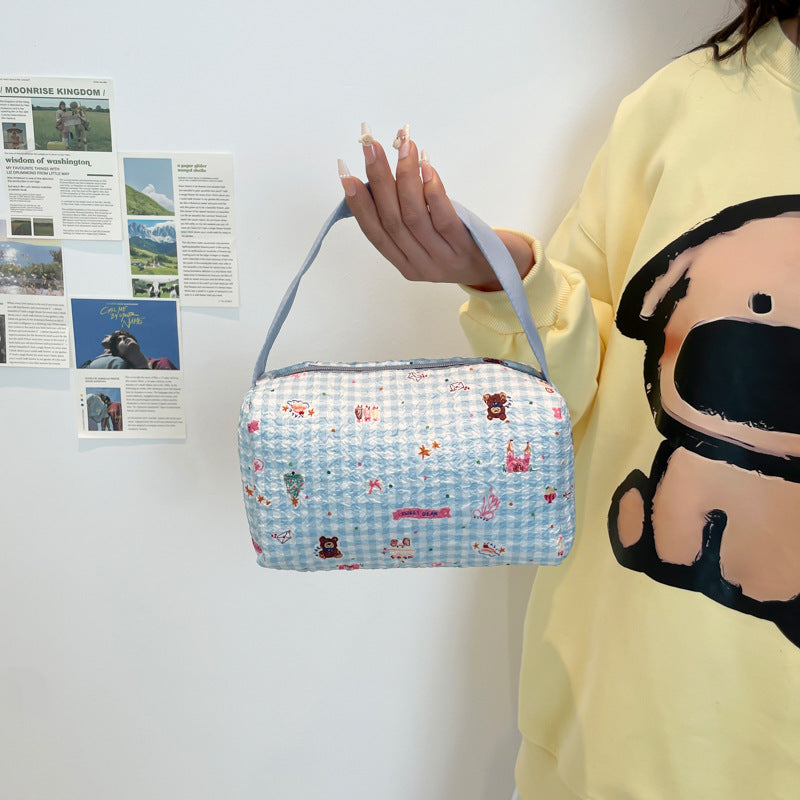 Cute Patchwork Bucket Bag for Women with Bear Pattern, Fashionable Quilted Design, Perfect for Daily Use and Commuting