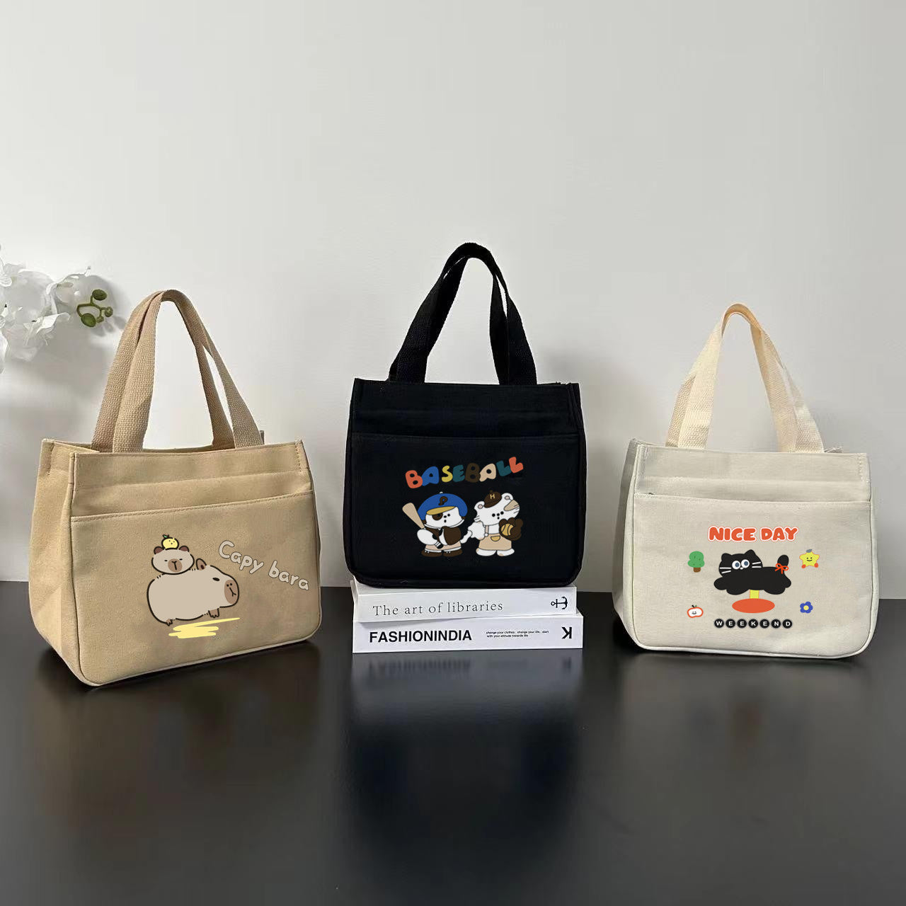 Women's Shoulder Bag Nordic Bear Canvas Tote Bag Zipper Design Cute Cartoon Pattern Daily Commuter Bento Tote Bag