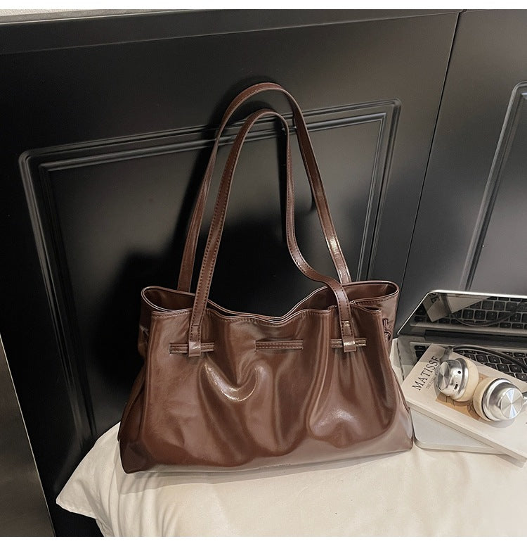 2025 New Fashion Women's Large Capacity Tote Bag with Retro Charm, Stylish Shoulder Bag for Daily Commute and Casual Wear
