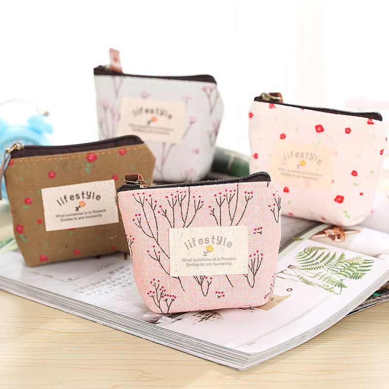 Cute Polar Bear Print Canvas Coin Purse for Women, Stylish Everyday Key and Card Holder with Zipper Closure