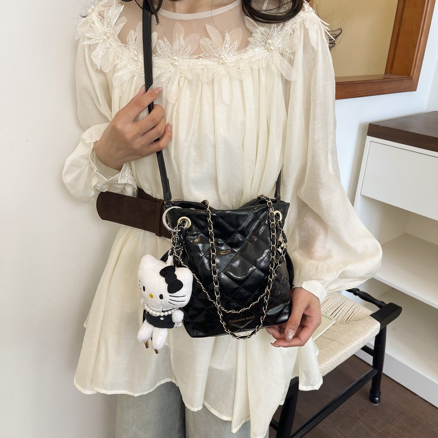2026 New Fashion Elegant Quilted Shoulder Bag with Cute Plush Charm for Daily Casual and Commute