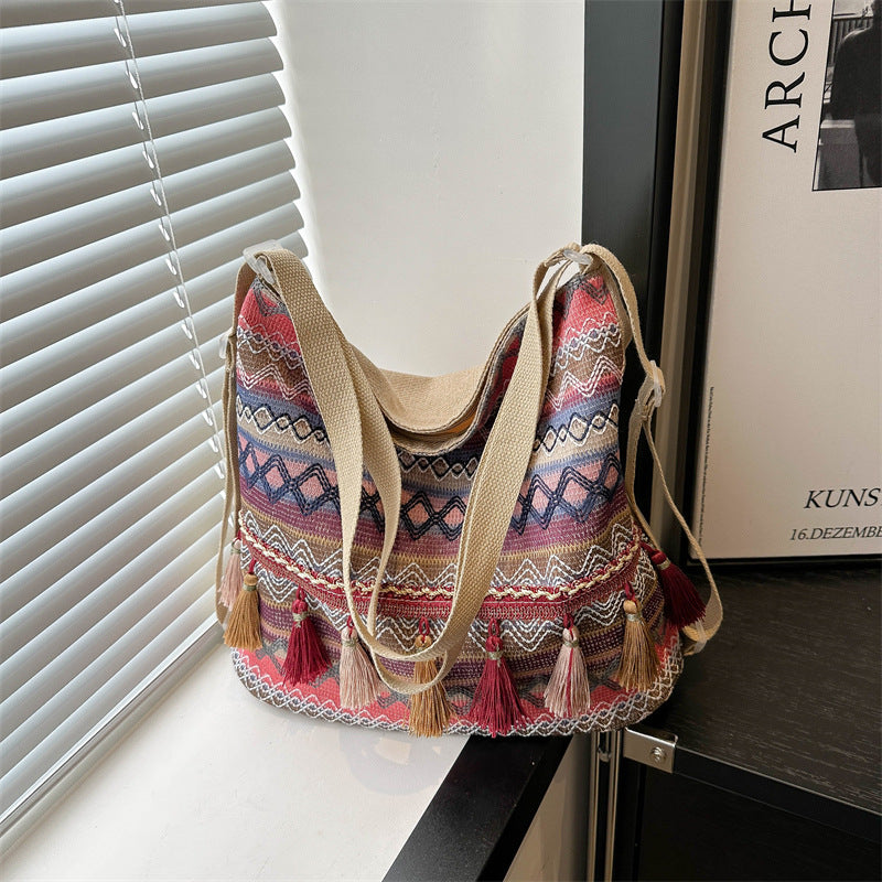 Tote Bag Female Ethnic Featured New Casual Travel Shoulder Bag Fashion Girl Crossbody Tassel Bag