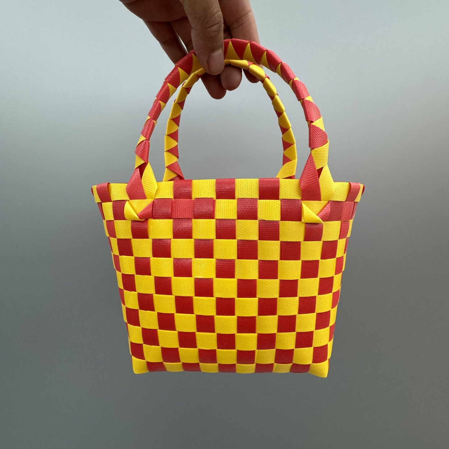 Handwoven Checkerboard Tote Bag for Women, Fashionable Beach & Daily Use, Soft PVC Material with Open Top and Inner Pockets
