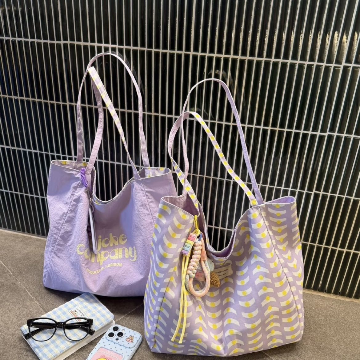 2025 New Large Capacity Reversible Tote Bag with Wave Pattern and Cute Charm, Casual Urban Style for Daily Use