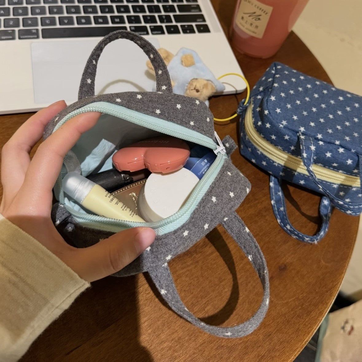 Cute Star Pattern Mini Tote Bag for Cosmetics, Travel Essentials and Daily Use - Stylish and Practical Storage Solution