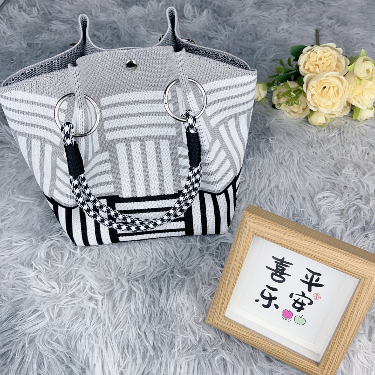 Women's Shoulder Bag New Hollow Canvas Handbag Color Rope Handle Large Capacity Daily Commuter Women's Bag