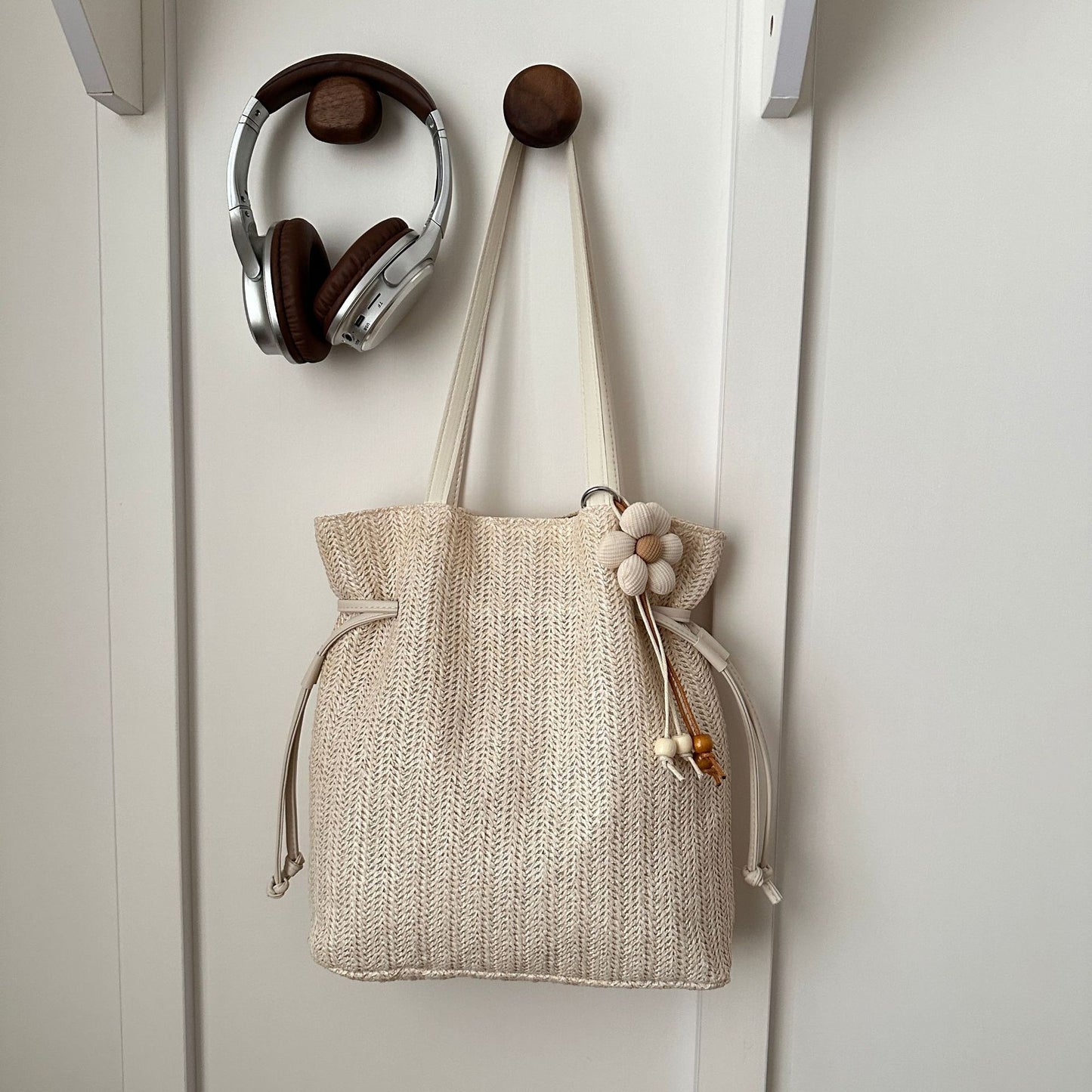 Simple Woven Tote Bag Women's Flower Decoration Large Capacity Shoulder Bag Daily Commuter's All-Matching Fashion Handbag