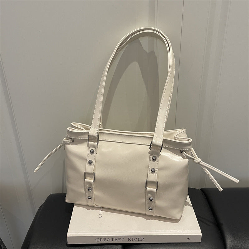 Rivet Fashion Temperament Commute Casual New Retro Simple Trendy Portable Underarm Shoulder Bag