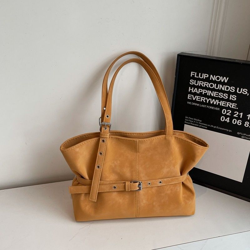 Retro Matte Tote Bag for Women 2025 Winter New Style Casual Shoulder Handbag with Buckle Design