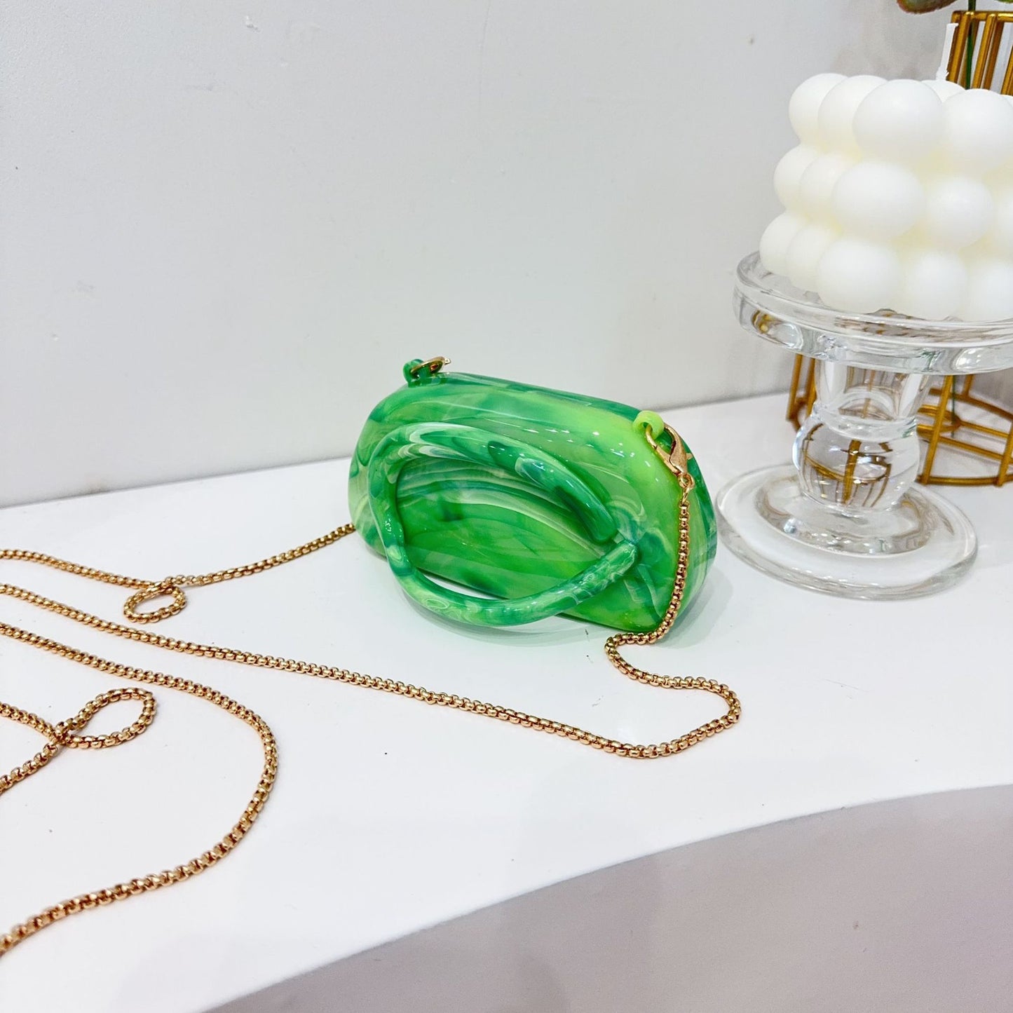 Chic Acrylic Clutch Bag with Chain Strap for Women, Mini Crossbody Evening Bag with Magnetic Closure and Shell Shape Design