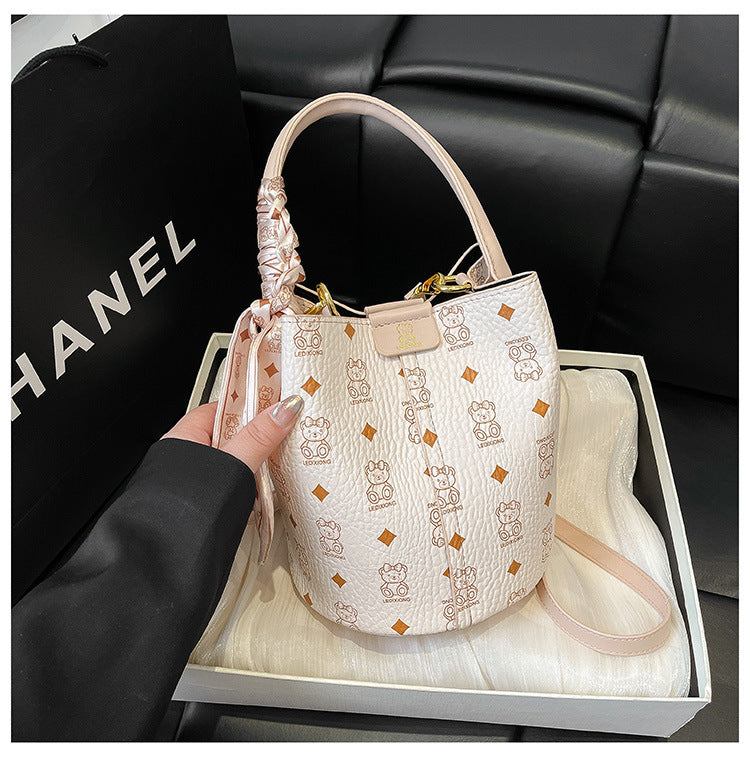 Presbyopic Retro Crossbody Bag Women's New Versatile Handheld Bucket Bag Western Style Commuter Shoulder Bag