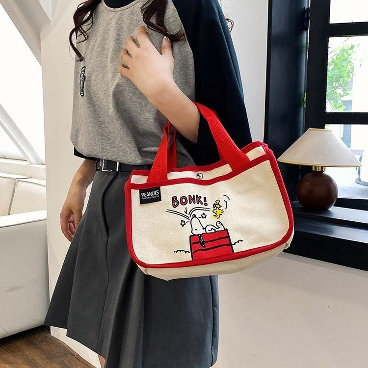 Cute Cartoon Snoopy Small Crossbody Bag Men's and Women's Large Capacity Multi-Functional Tote Bag Handbag Storage Bag