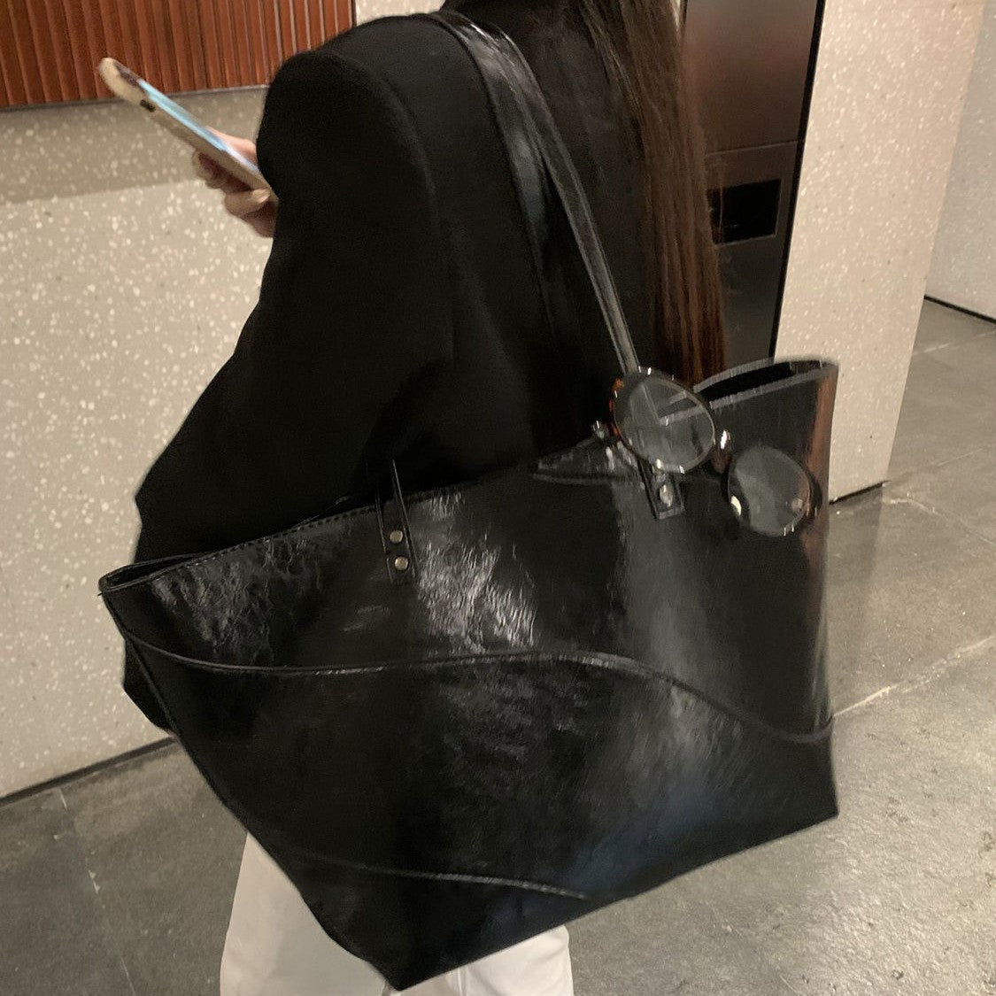 Korean Style Crack Texture Tote Bag Magnetic Suction Opening and Closing Large Capacity Commuter's All-Matching Shoulder Bag