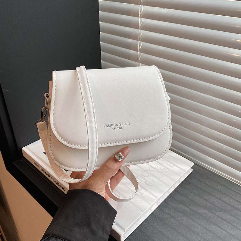 Minimalist Crossbody Saddle Bag with Magnetic Closure and Stitching Details for Daily Chic Style