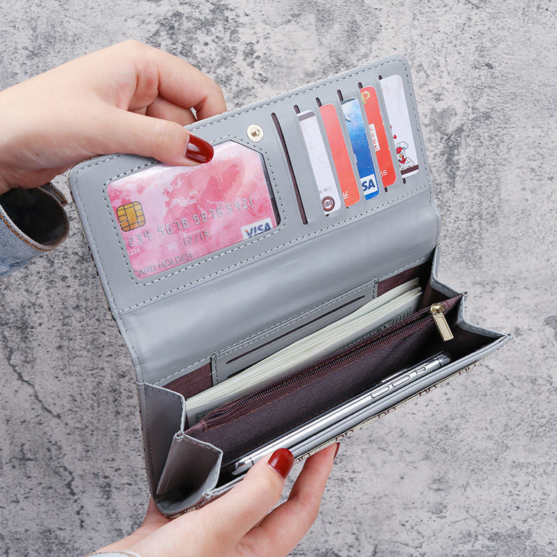 ElegantŷÃÀStyle Women's Wallet with Classic Monogram Pattern and Dual-Color Stripe Design