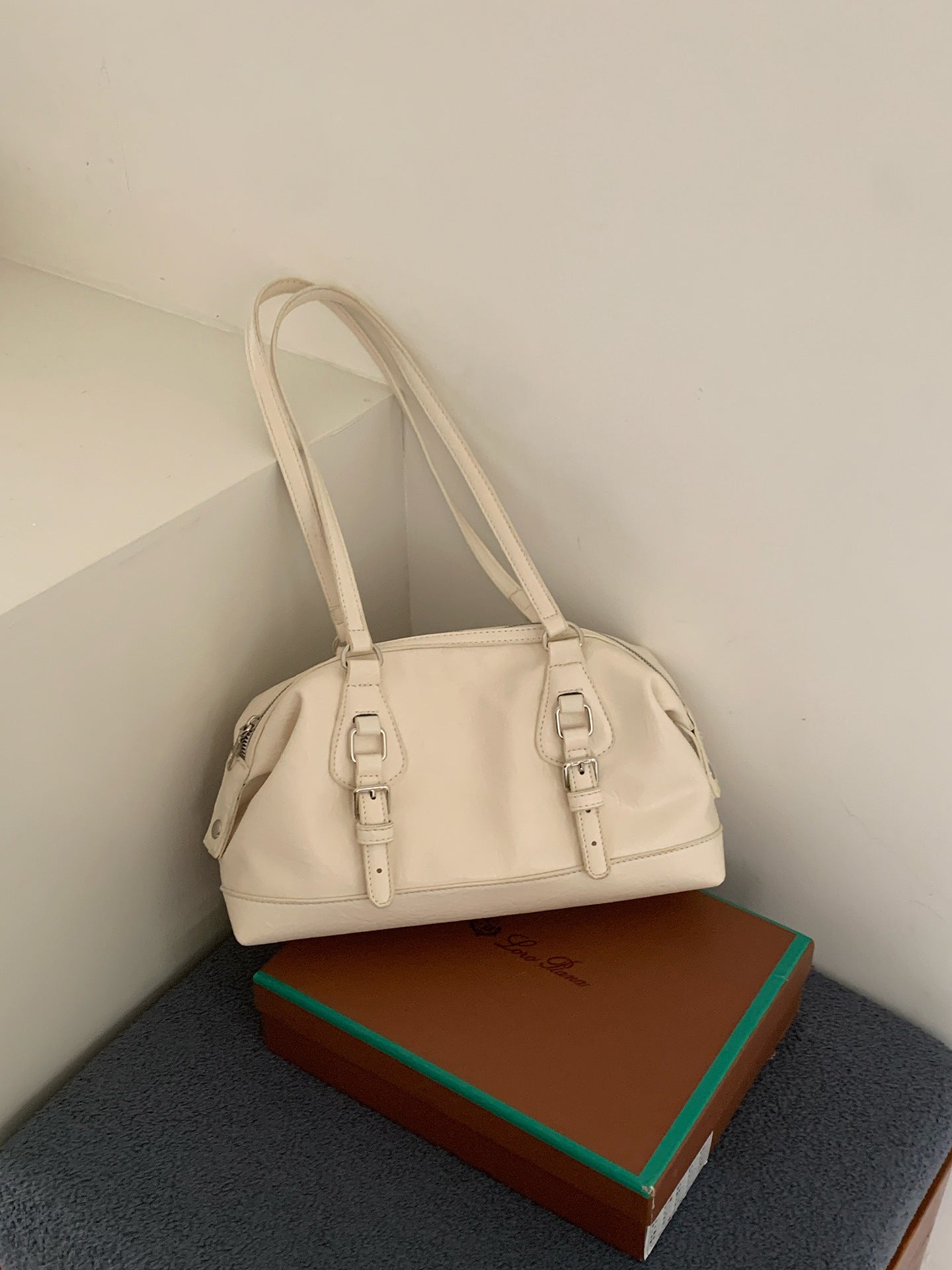 2026 Spring New Fashion Bowling Bag Women's Trendy Ins Style Crossbody Shoulder Bag with Large Capacity and Elegant Design