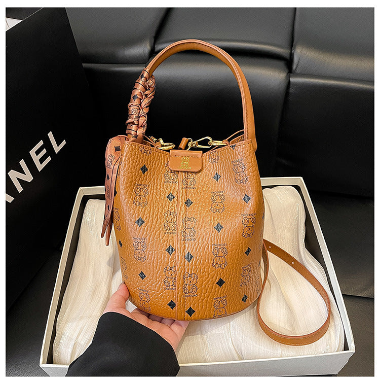 Presbyopic Retro Crossbody Bag Women's New Versatile Handheld Bucket Bag Western Style Commuter Shoulder Bag
