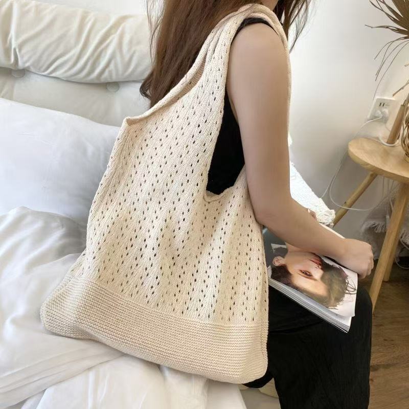Women's Shoulder Bag Artistic Style Crocheted Daisy Tote Bag Beach Vacation Lightweight Shoulder Bag Leisure Travel Essential Woven Handbag