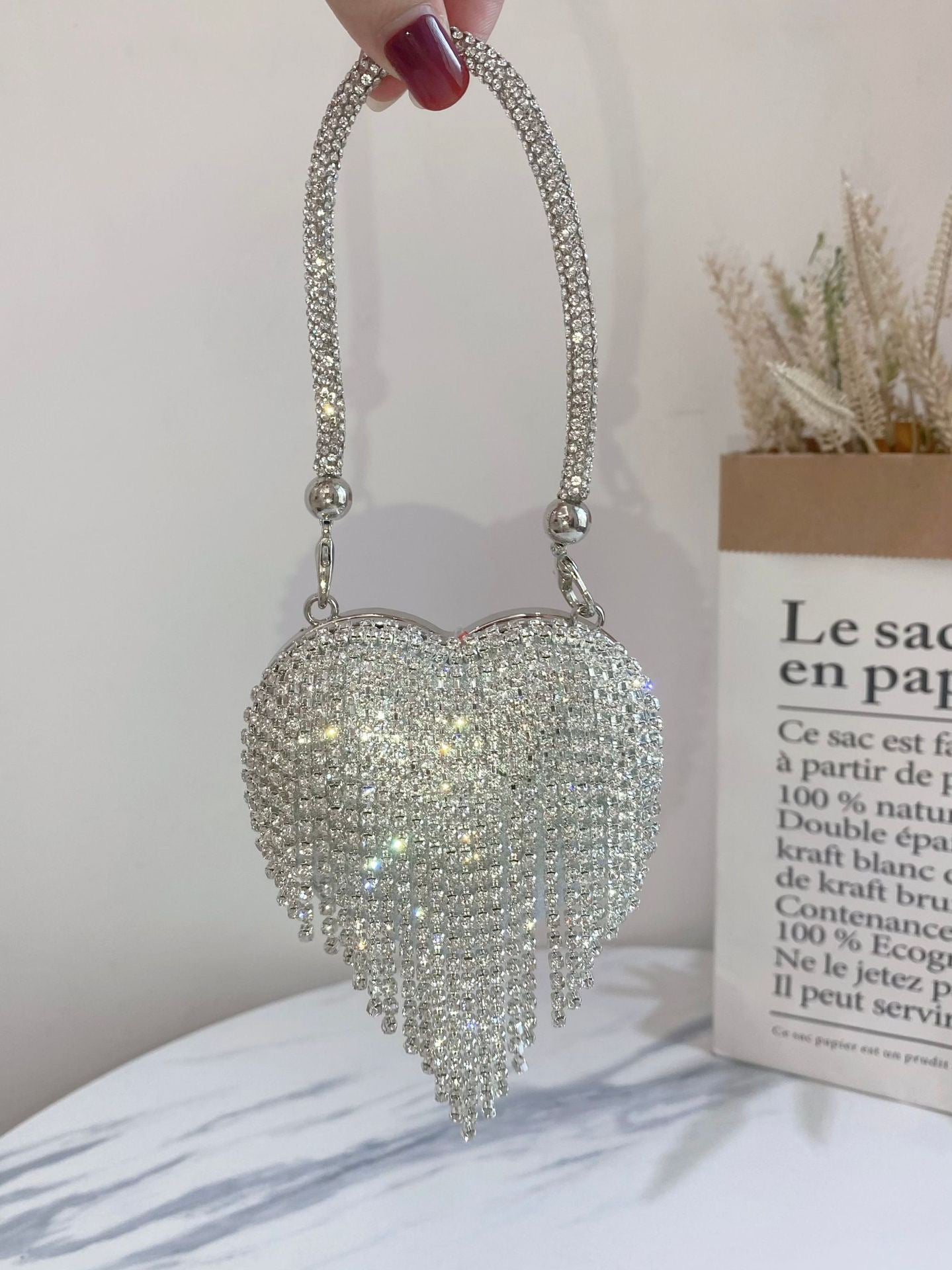 2025 New European Fashion Mini Heart-Shaped Crystal Clutch Bag with Chain Strap for Evening Party and Daily Use