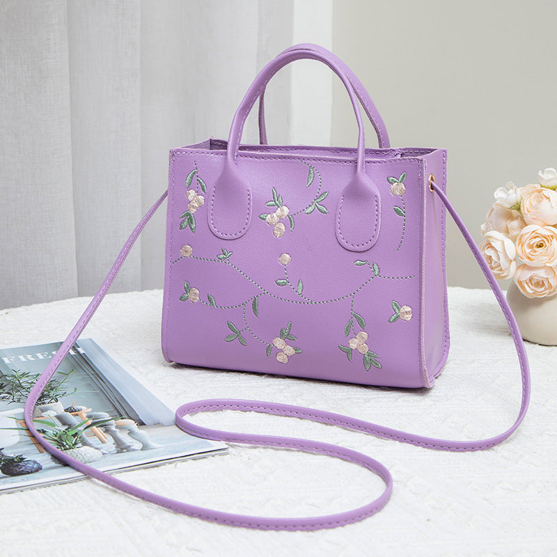 Elegant Embroidered Floral Tote Bag for Women, Stylish Crossbody Handbag with Delicate Stitching and Practical Design