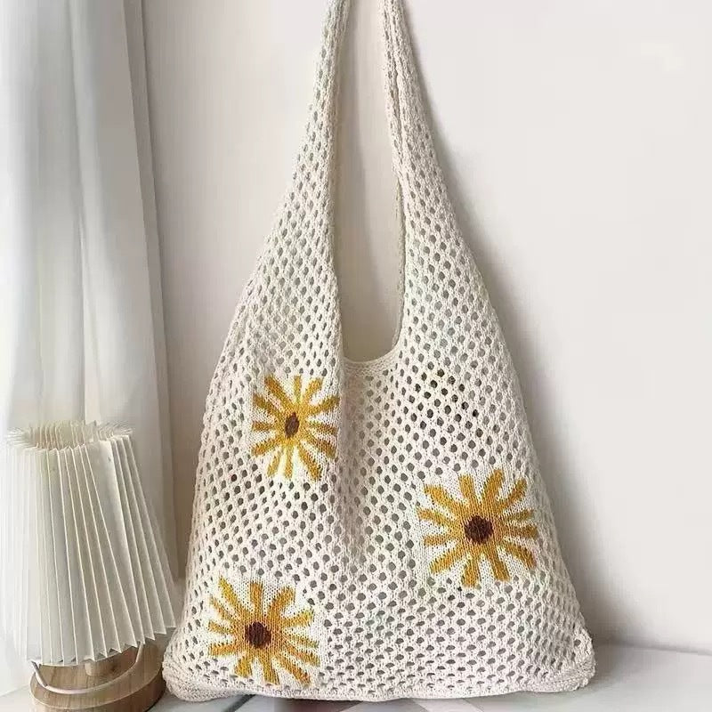 Women's Shoulder Bag Artistic Style Crocheted Daisy Tote Bag Beach Vacation Lightweight Shoulder Bag Leisure Travel Essential Woven Handbag