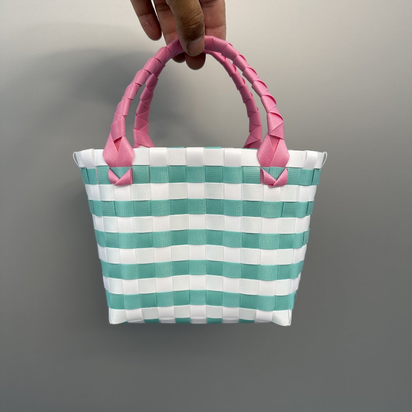 Handwoven Checkerboard Tote Bag for Women, Fashionable Beach & Daily Use, Soft PVC Material with Open Top and Inner Pockets