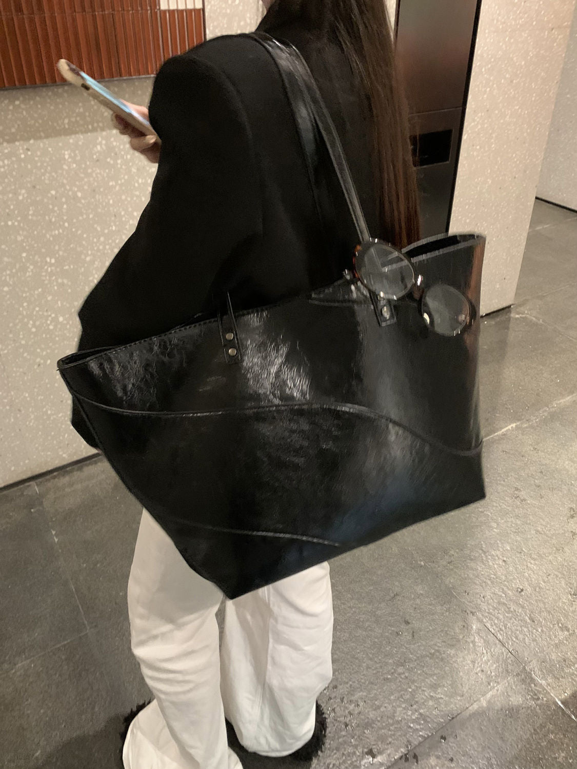Korean Style Crack Texture Tote Bag Magnetic Suction Opening and Closing Large Capacity Commuter's All-Matching Shoulder Bag