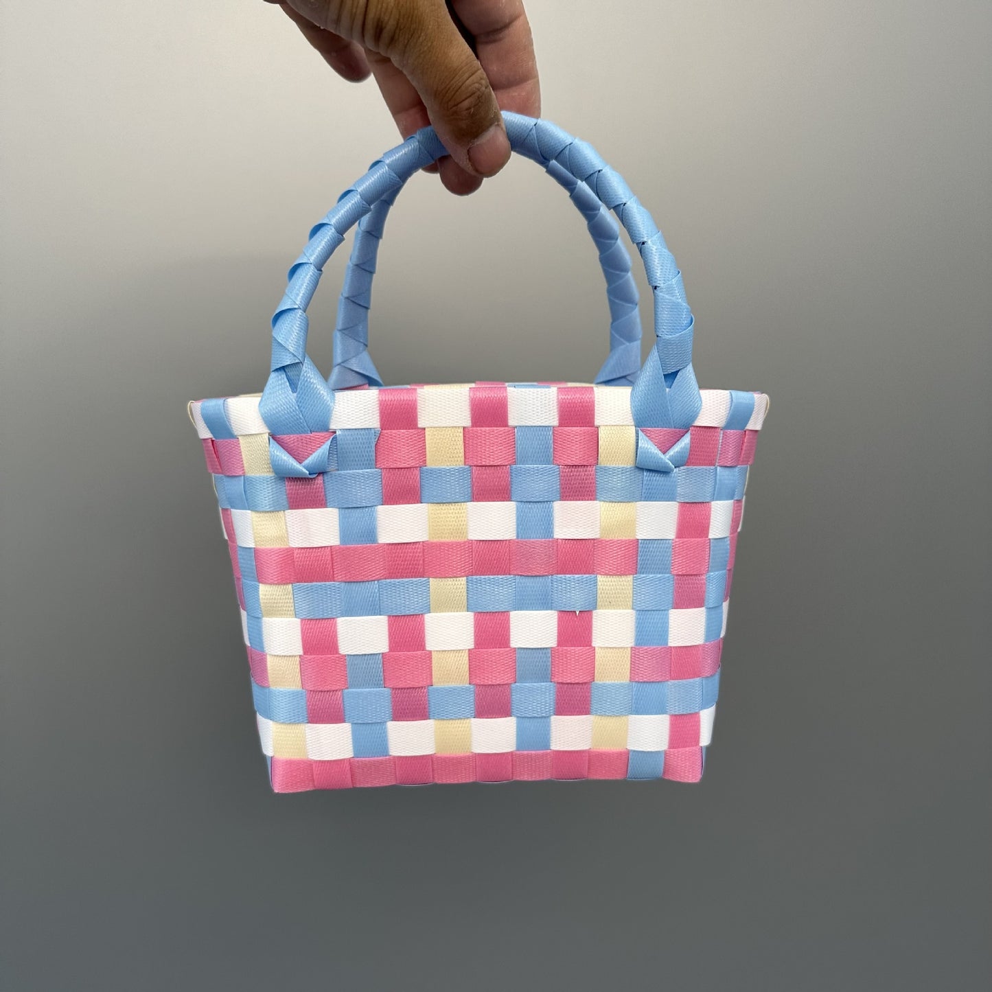 Handwoven Checkerboard Tote Bag for Women, Fashionable Beach & Daily Use, Soft PVC Material with Open Top and Inner Pockets