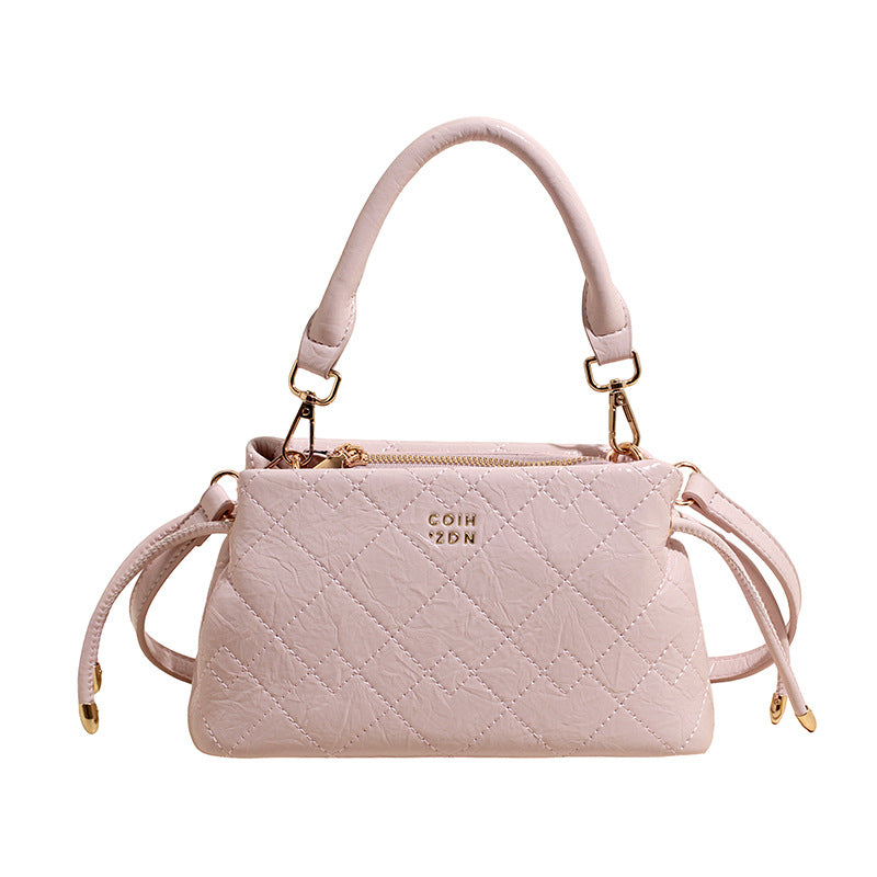 Elegant Quilted Crossbody Bag with Chain Handle and Zip Closure for Daily Fashion