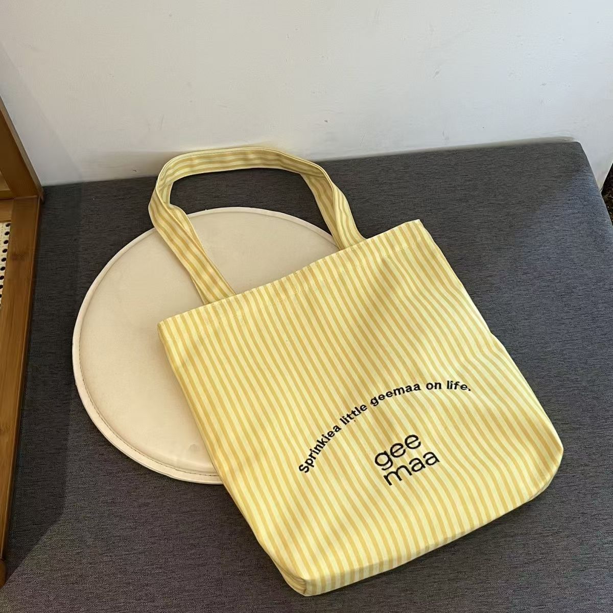 Cute Stripes Tote Bag Female Large Capacity Daily Commuter Shoulder Bag