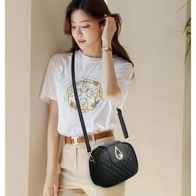 Elegant Diamond-patterned Mini Shoulder Bag Women's Fashionable Crossbody Bag with Adjustable Shoulder Strap Everyday Joker Trendy Style