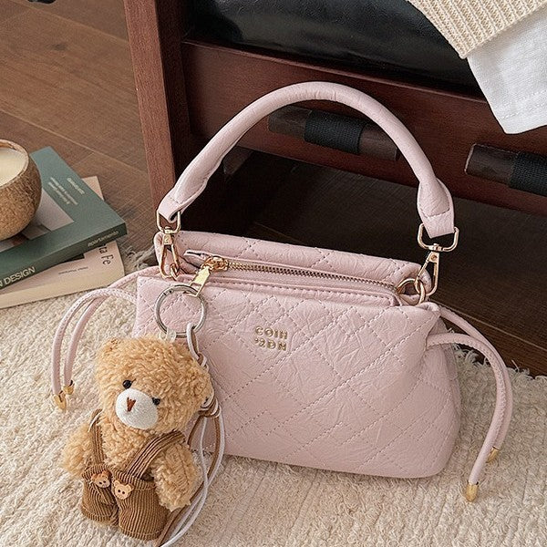 Elegant Quilted Crossbody Bag with Chain Handle and Zip Closure for Daily Fashion