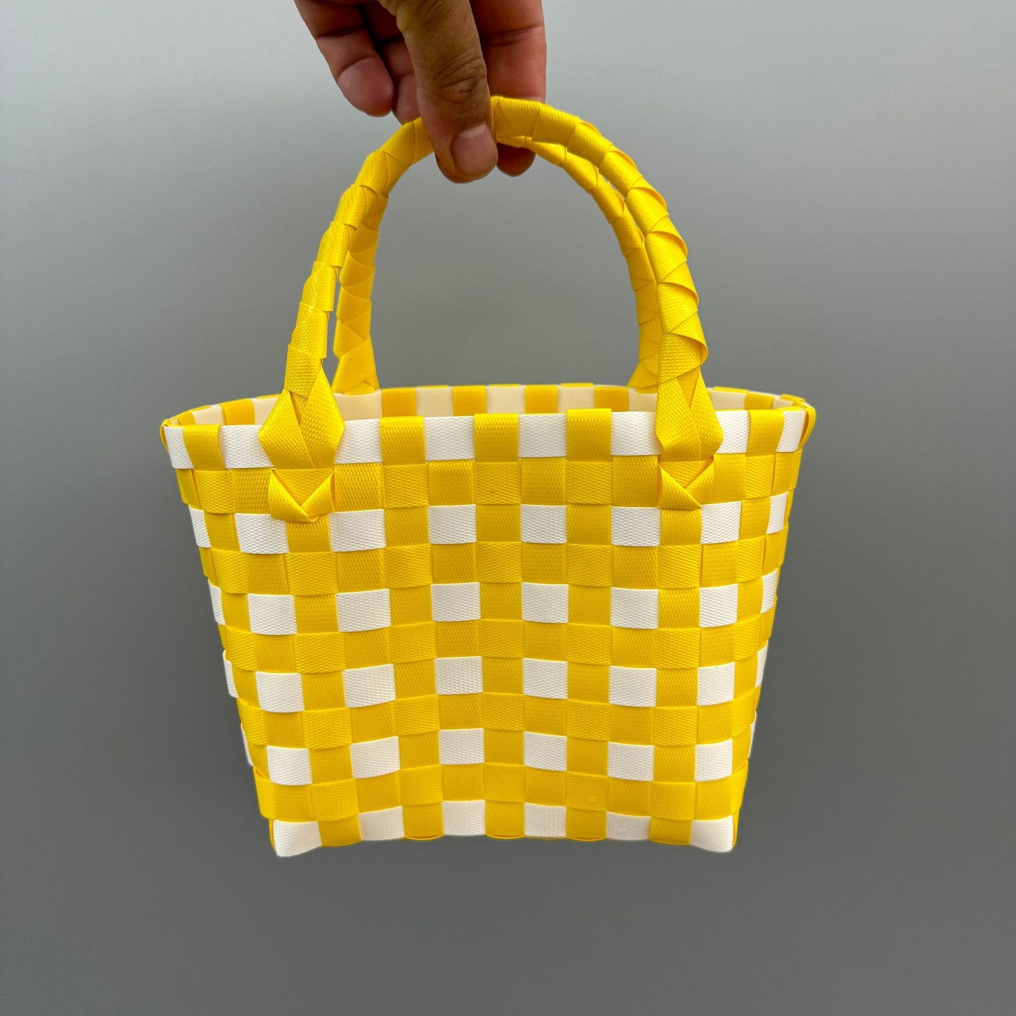 Handwoven Checkerboard Tote Bag for Women, Fashionable Beach & Daily Use, Soft PVC Material with Open Top and Inner Pockets