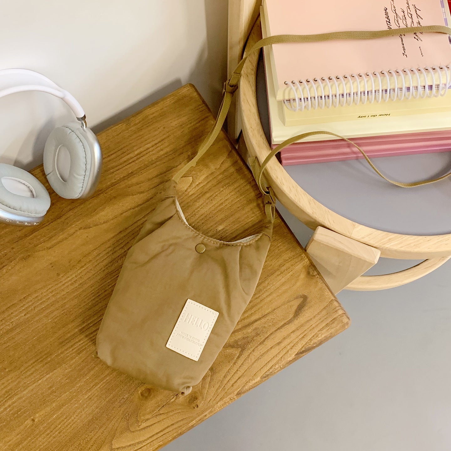 Simple Fashion Shoulder Bag Women's Large Capacity Commuter Style Mobile Phone Bag Trendy Design