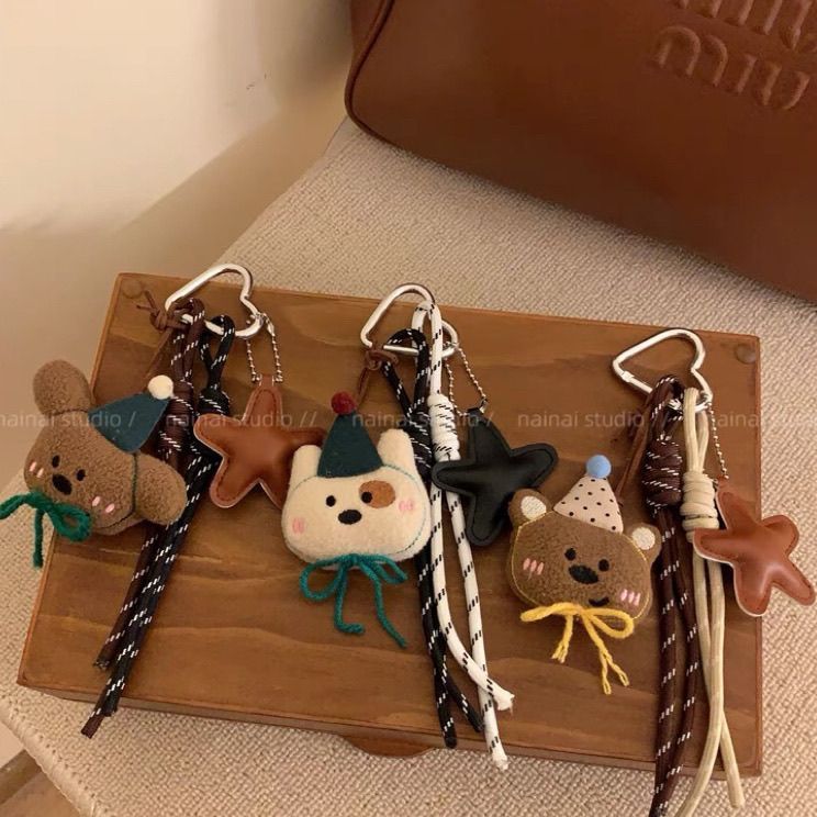 Cute Furry Bear Keychain with Climbing Rope and Star Charm - Adorable Bag Accessory for Fashion Lovers