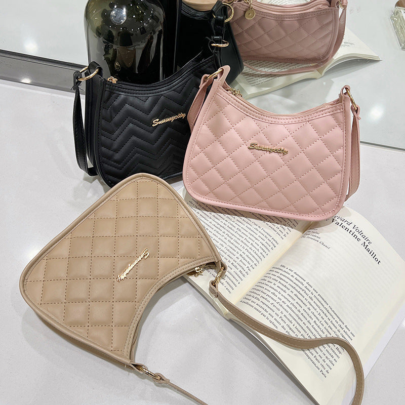 New Women's Crescent-Shaped Shoulder Bag Fashion Rhombus Pu Belt Mobile Phone Bag Everyday Joker Trend Underarm Bag