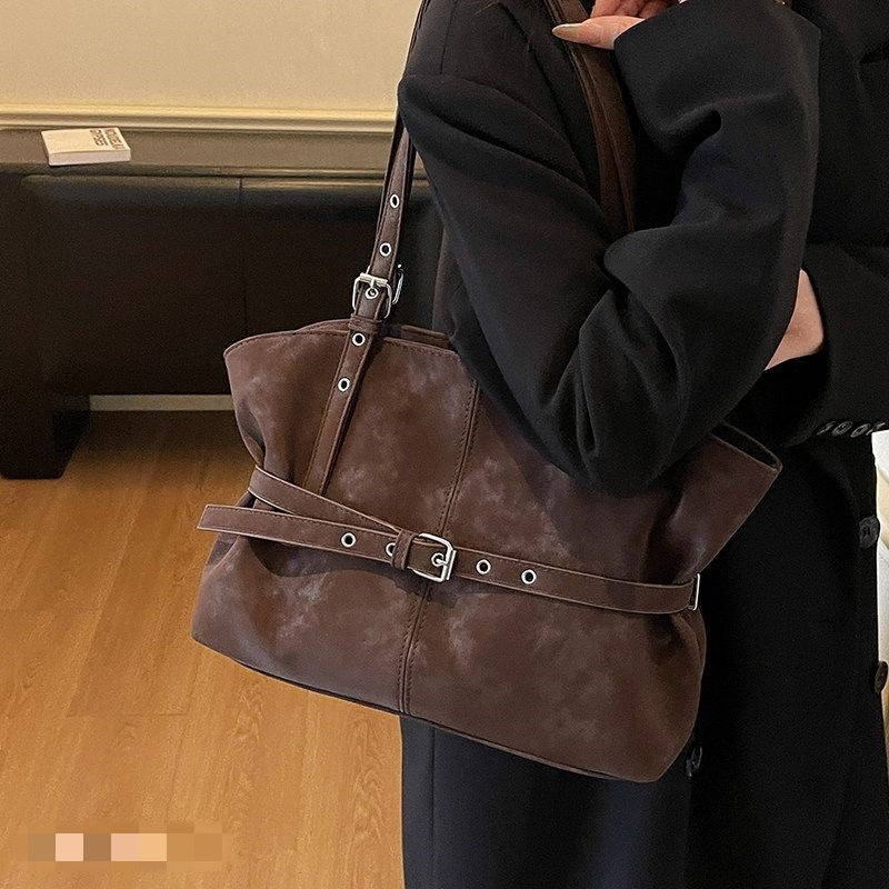 Retro Matte Tote Bag for Women 2025 Winter New Style Casual Shoulder Handbag with Buckle Design