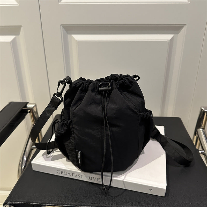 Japanese Style Drawstring Bucket Bag Outdoor Sports and Casual Fashion All-Match Nylon Messenger Bag