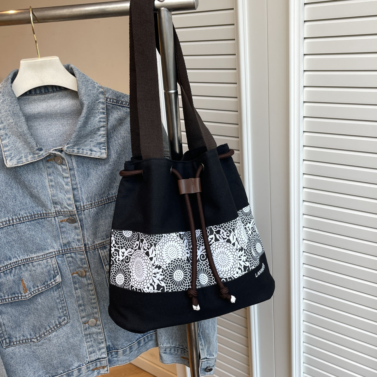 Chic Korean-Style Canvas Tote Bag with Floral Pattern and Drawstring Closure for Everyday Use