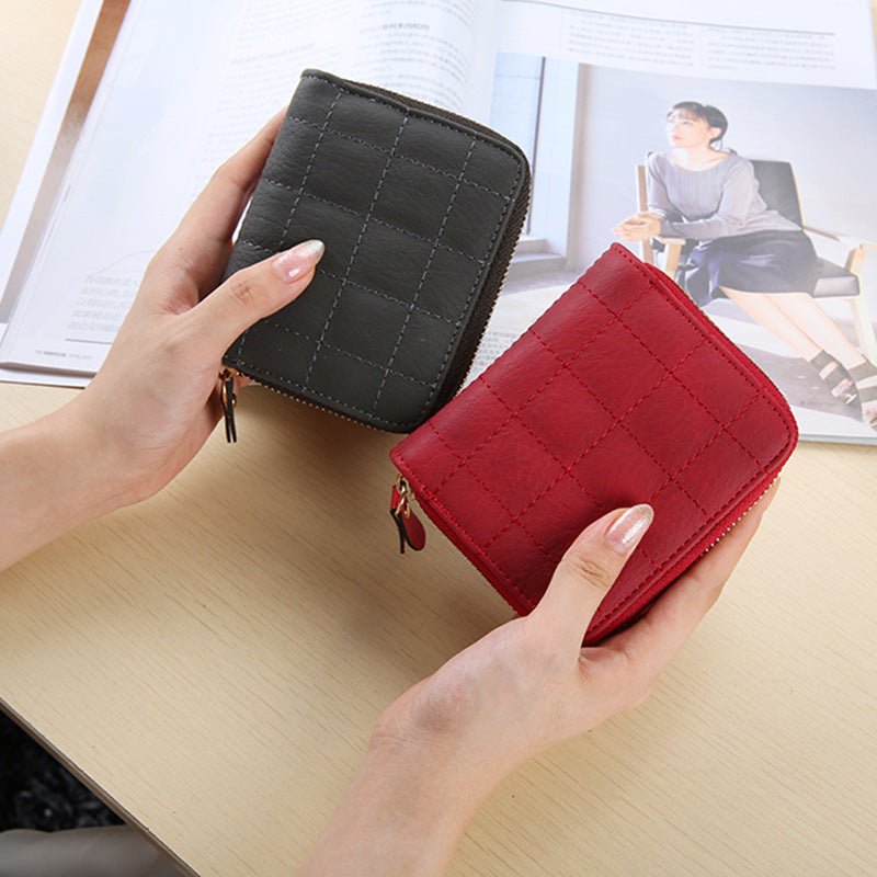 Cute Quilted Zipper Wallet for Women, Compact and Stylish Everyday Purse with Fashionable Design